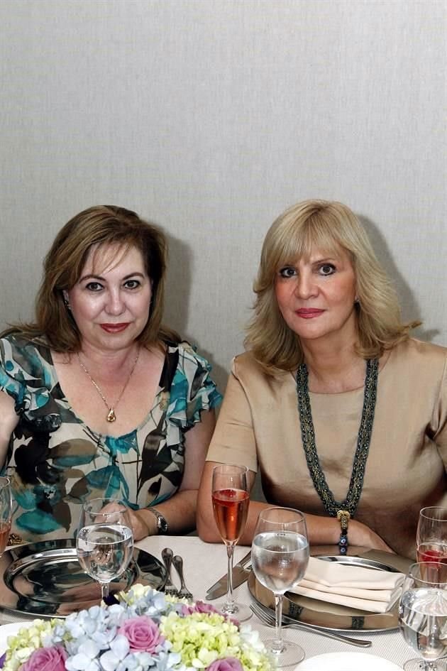 Rosalia Canales de Castillo y Flor Herrera de Kirschner