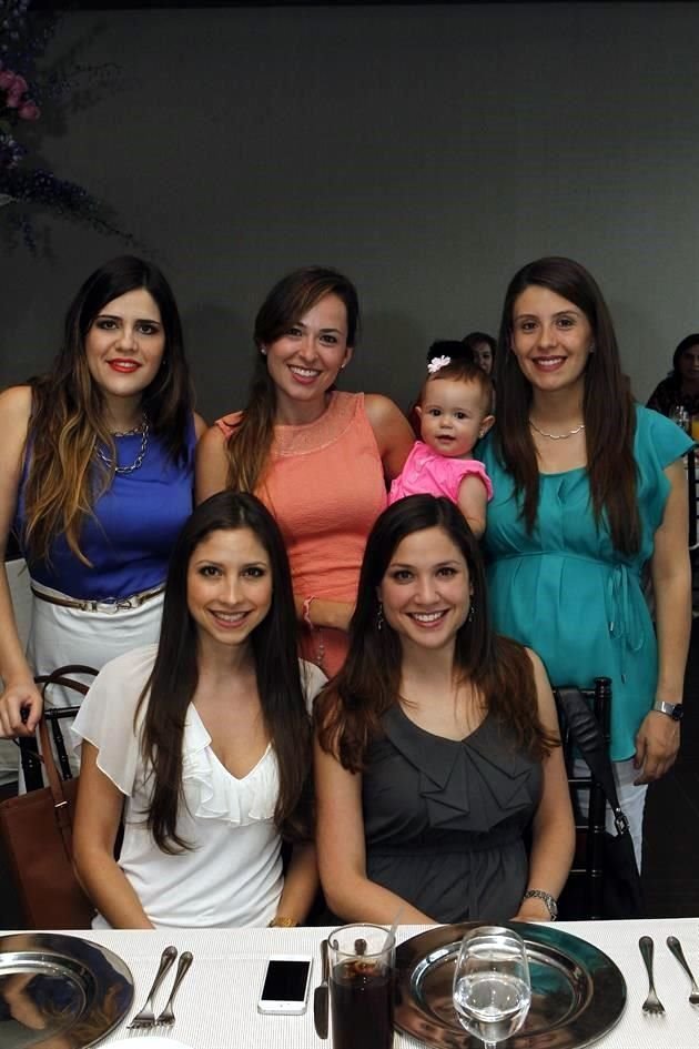 Cinthya González, Alejandra Navarro Natalia Jaramillo, Cecilia Junco, Stephanie Ramírez y Alejandra González