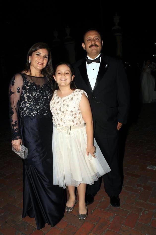 Marcela de Benavides, Fátima Benavides y Herón Benavides