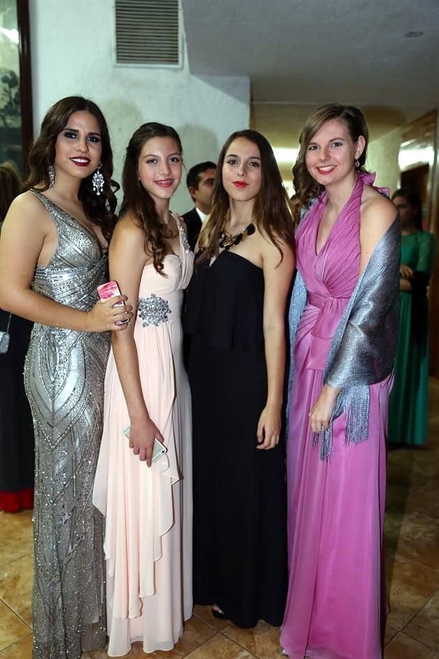 Elisa Paredes, Alejandra Paredes, Mariana Paredes y Asheley Plas
