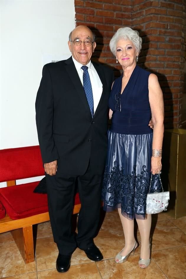 José Ricardo Garza y Alejandrina González de Garza