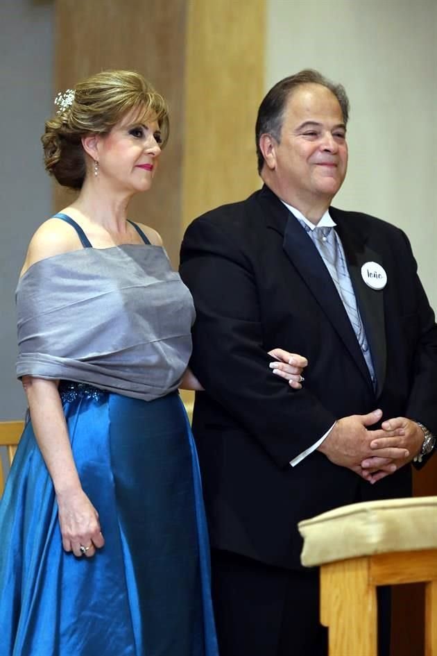 Karla Cebrián de Paredes y Manuel Paredes González