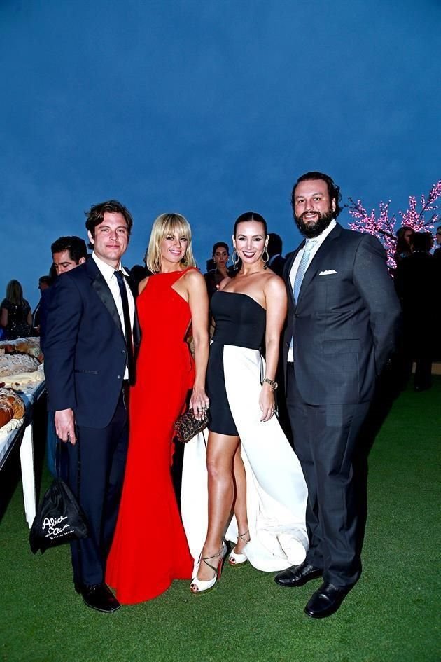 Carlos Vázquez, Gretel Joffroy de Vázquez, Eleni Panousopulous y Thanasi Panousopulous