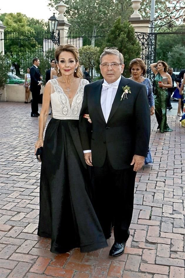 Fernanda Salazar de Mazon y Jorge Mazon Rubio