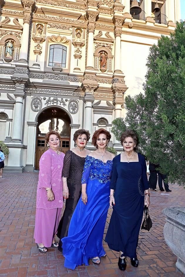 Cecilia Encinas de Durazo, Emma Lourdes Pablovich, Emma Gilda Platt y Lupe Gloria Pablovich
