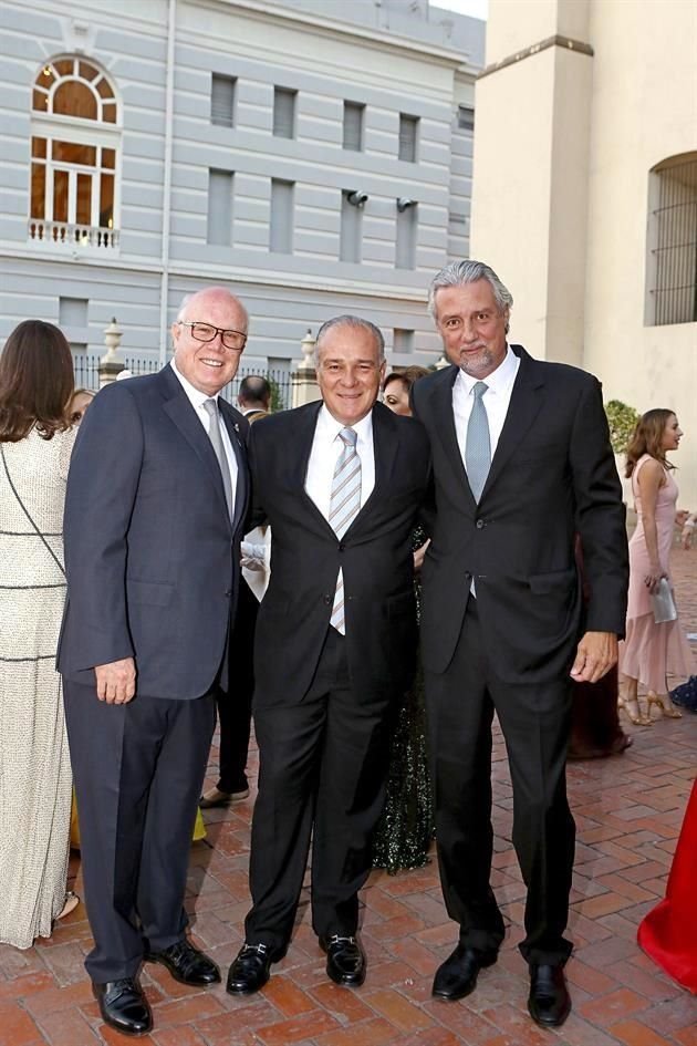 Xavier Toussaint, Plácido González y Juan Pablo Treviño