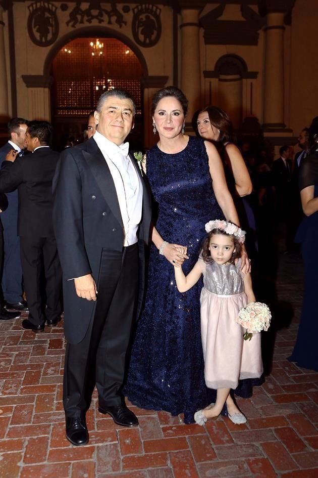 José Antonio Fernández Carbajal, Eva Garza de Fernández y Eva Senior