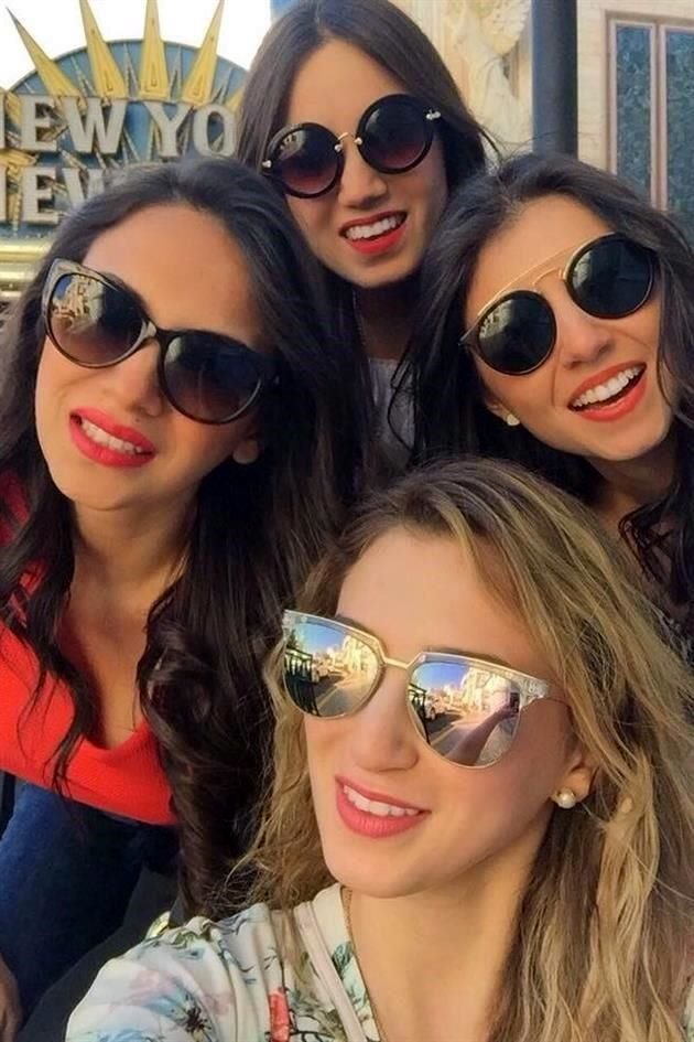 ENTRE HERMANAS<br>Durante su viaje a Las Vegas, Laura, Daniela, Lorena y Mariana Grijalva