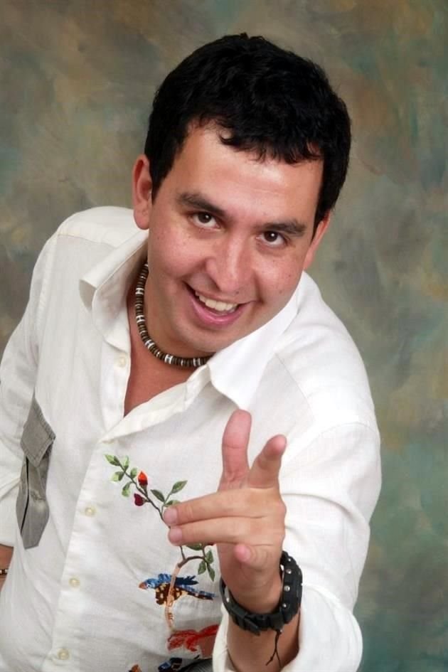 RECUÉRDAME<br>Lalo Lozano subió esta imagen a redes, en modalidad de saludo, estilo selfie.