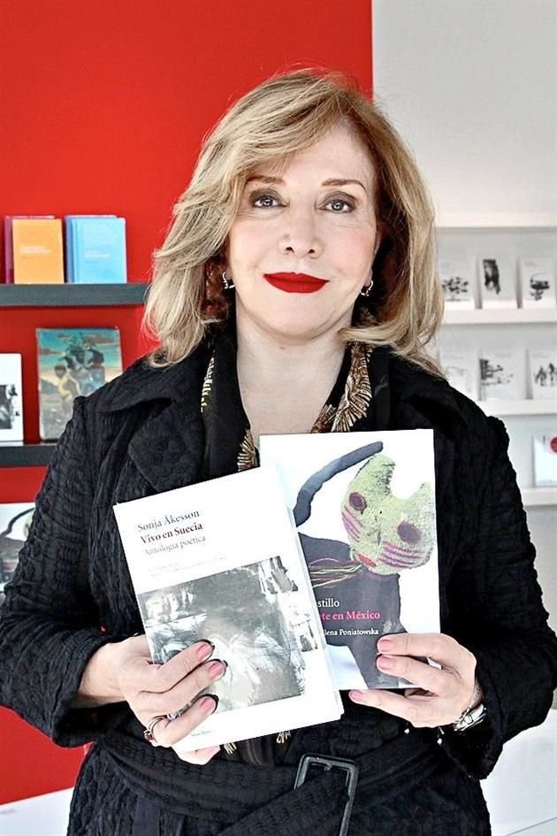 Jeannette L. Clariond, poeta, directora de Vaso Roto Ediciones.