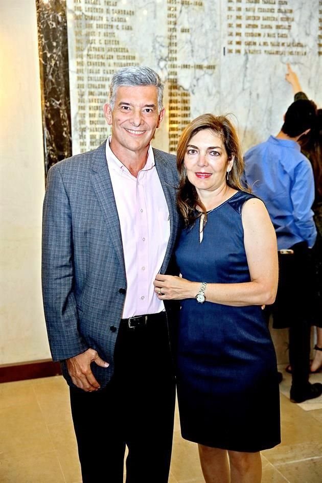 Luis Treviño y Alejandra Martínez de Treviño