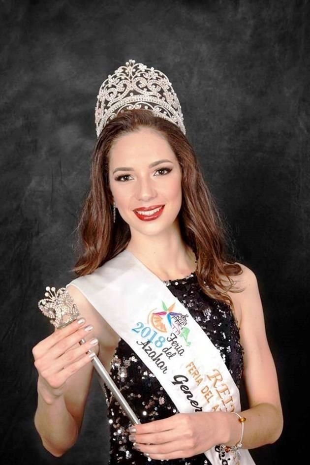 Victoria Heredia es la reina de belleza de Ciénega de Flores.