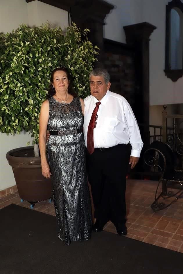 María Esther Elizondo de Treviño y Rodolfo Treviño