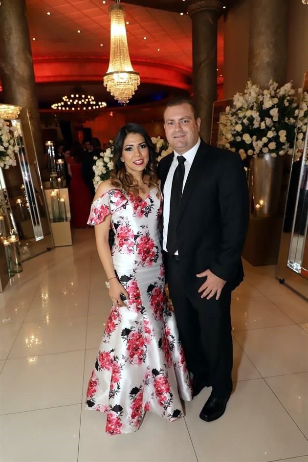 Sheila Perales y Valdemar Garza