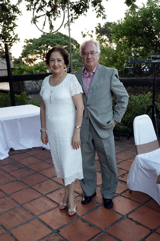 Laura Ancira de Canales y Fernando Canales