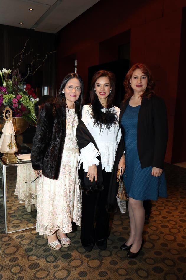 Yolanda Guzmán de Gutiérrez, Gloria de la Garza de López y Lupita Martínez de García