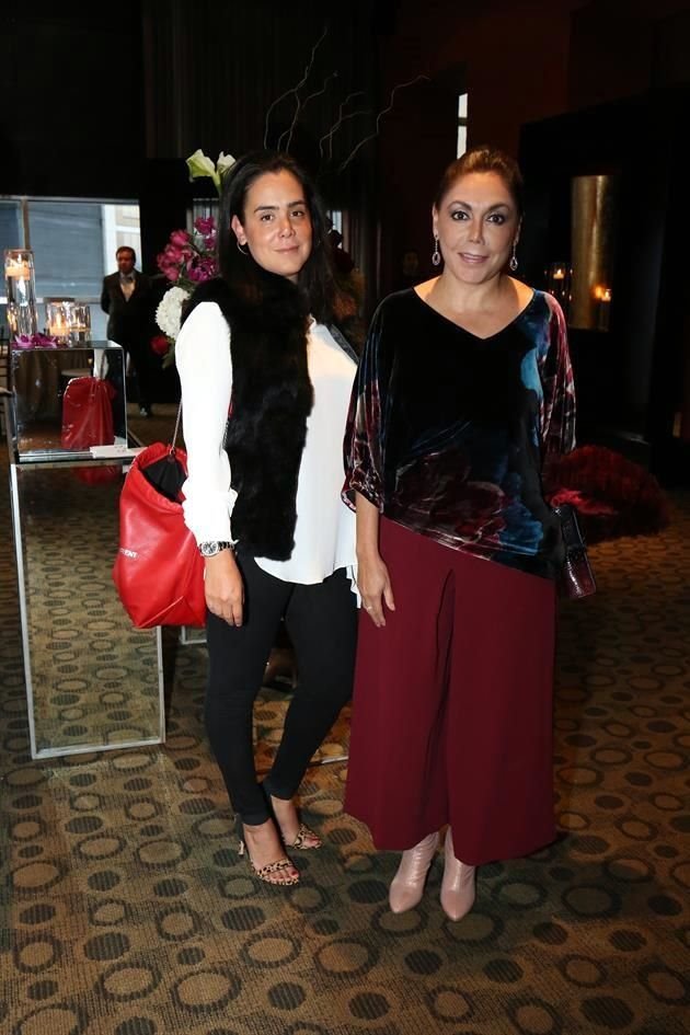 Pamela Garza Zubiría e Irene Serna de Garza