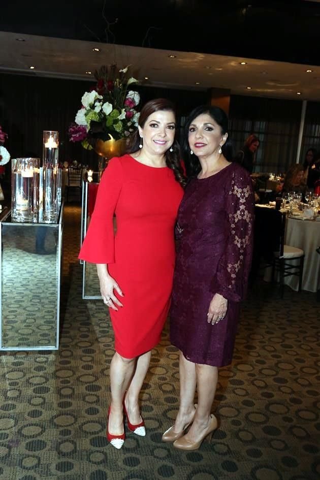 Norma Gutiérrez de Sánchez y Miriam González de Torres