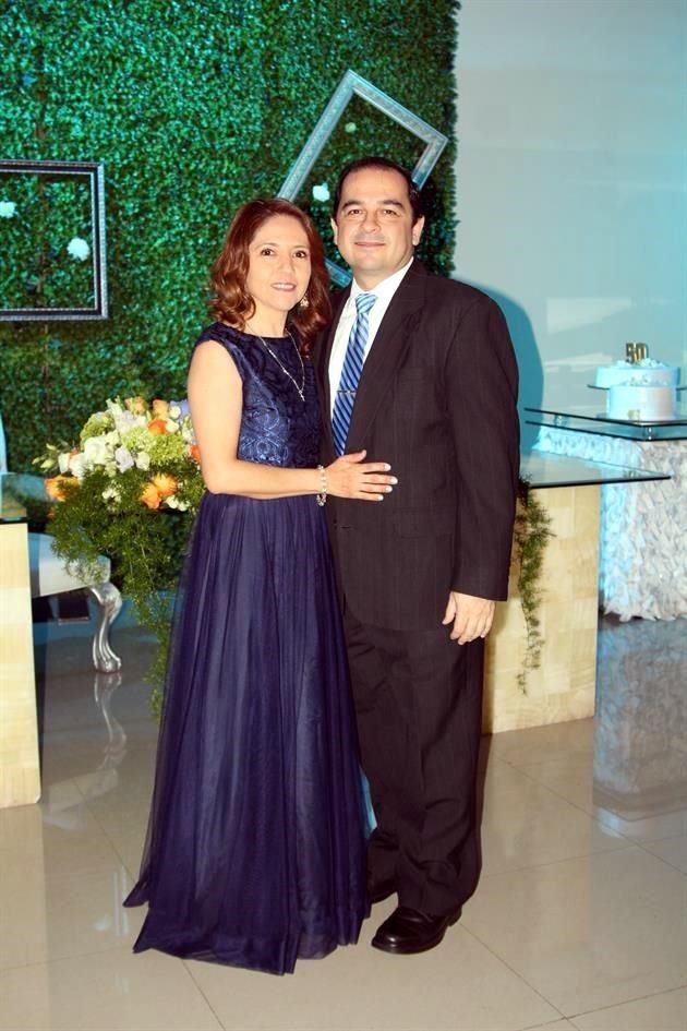 Verónica Patiño de Gracia y César Gracia