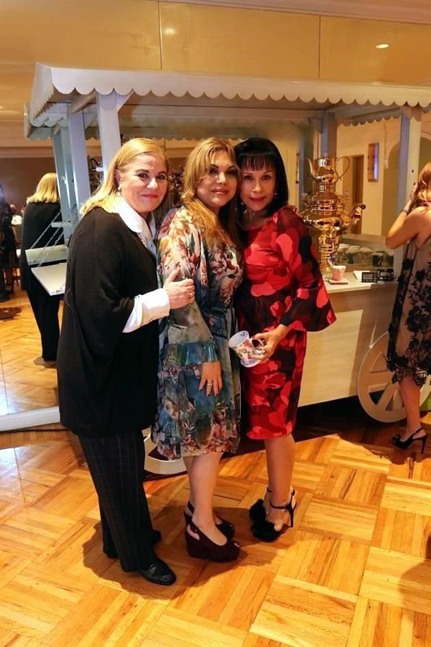 Chelo Hinojosa Margáin, Claudia Bremer de Kobisher y Martha Rangel