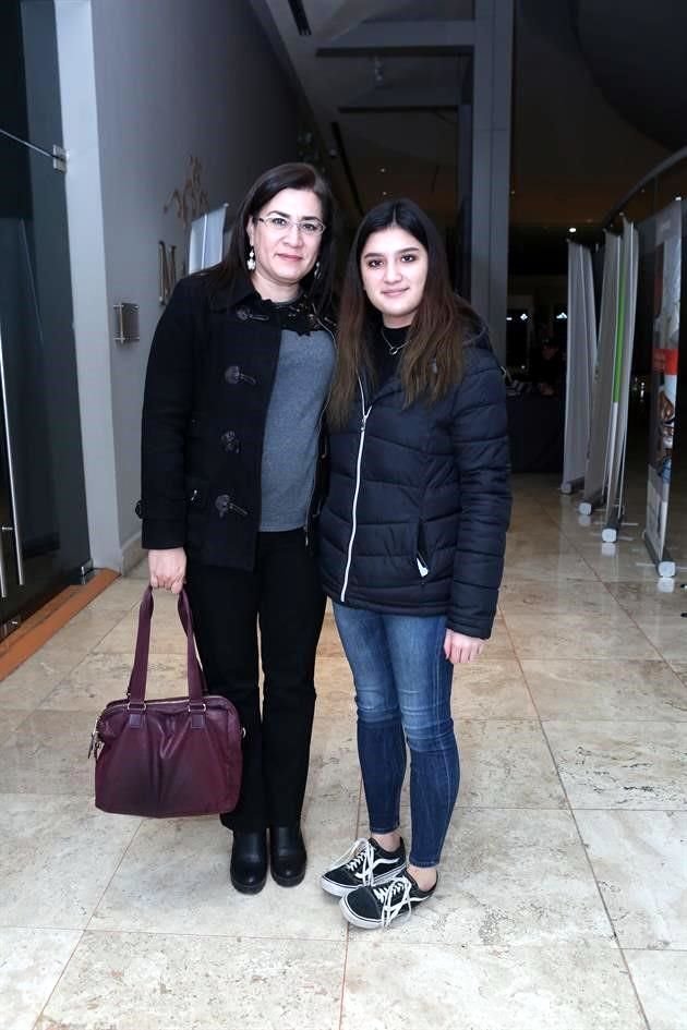 Josefina Guerra y Roberta Mercado