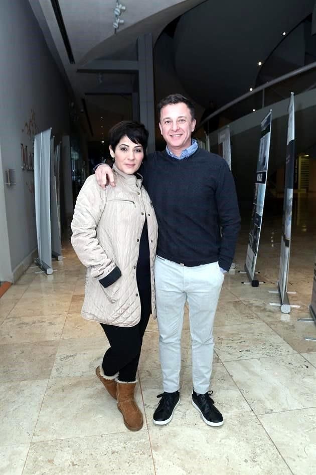 Alejandra Álvarez y Hugo Elizondo