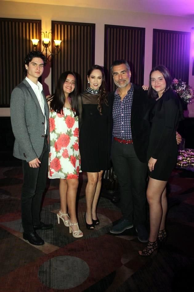 Paulo Escobar, Eugenia Escobar, Laura de Escobar, Leonardo Escobar, Daniela Escobar