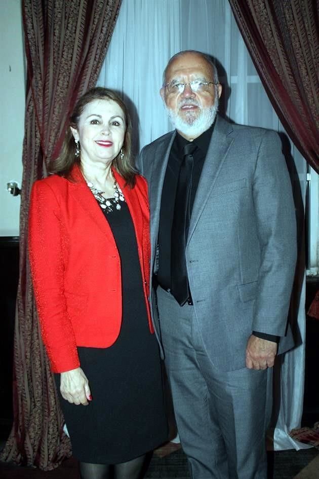 Lydia Treviño Garza y Arnulfo Salinas