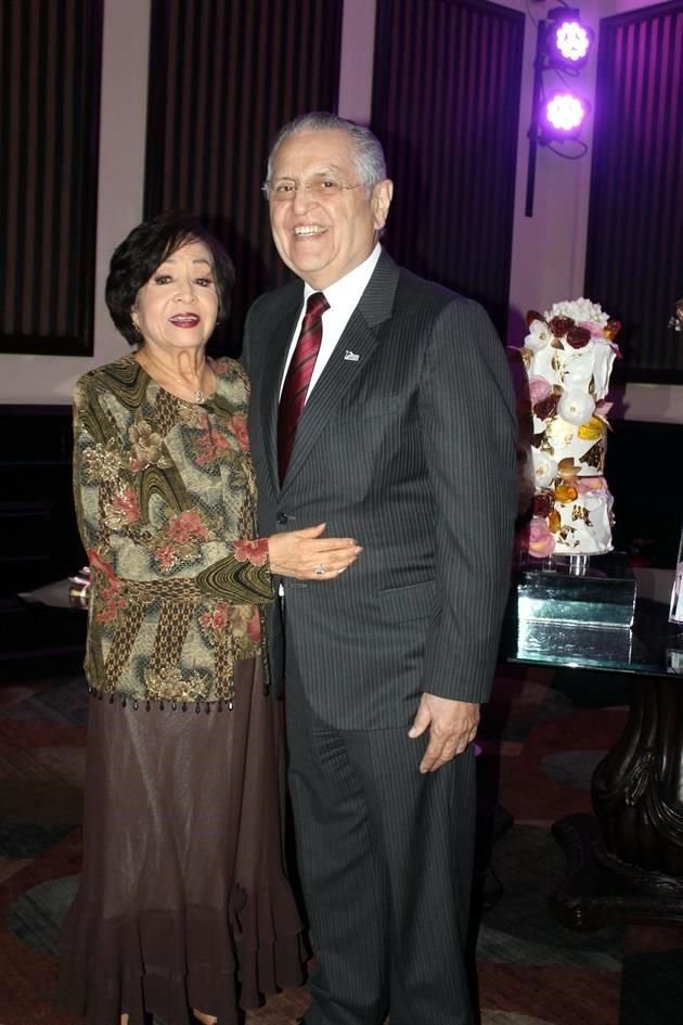 María Elena Medina de Villarreal y Carlos Villarreal Alanís