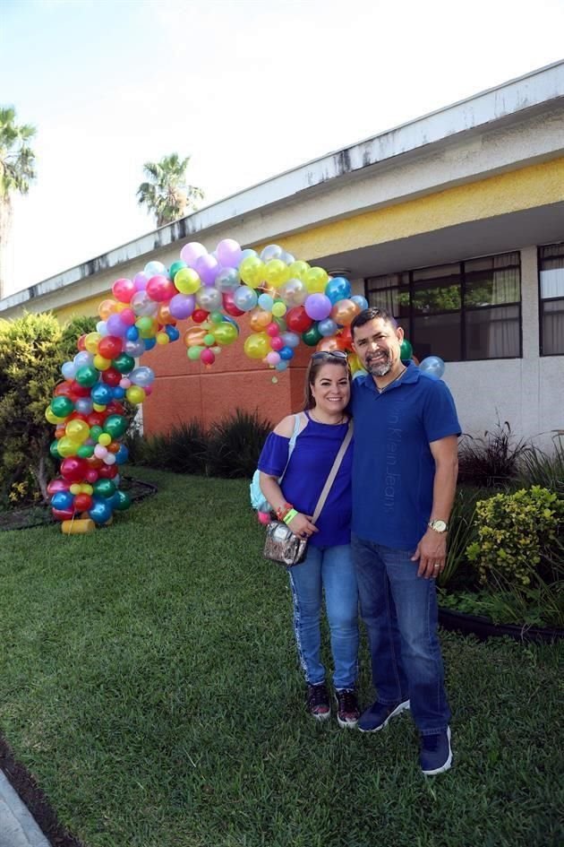 Diana de Charles y Alejandro Charles