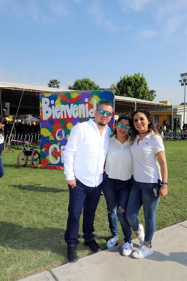Osvaldo de los Santos, Jéssica Castilleja y Susana Martínez
