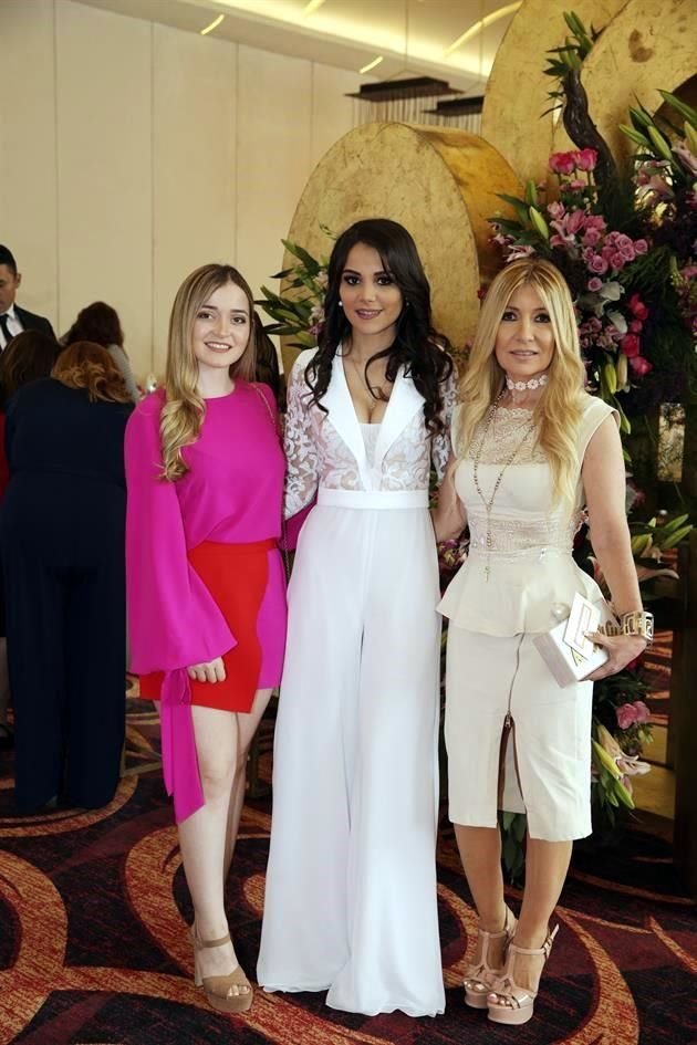 Laura Flores, Amelia Natalí Rodríguez Garza y Laura Ancira