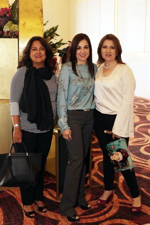 Claudia González, Verónica Villarreal y Patricia Villarreal