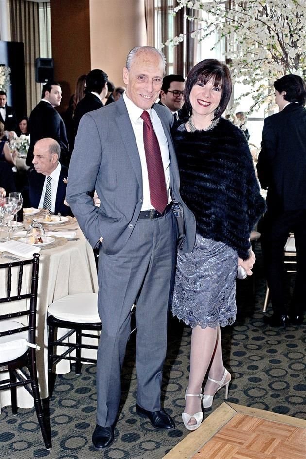 Carlos Hernández y Helen Martínez de Hernández