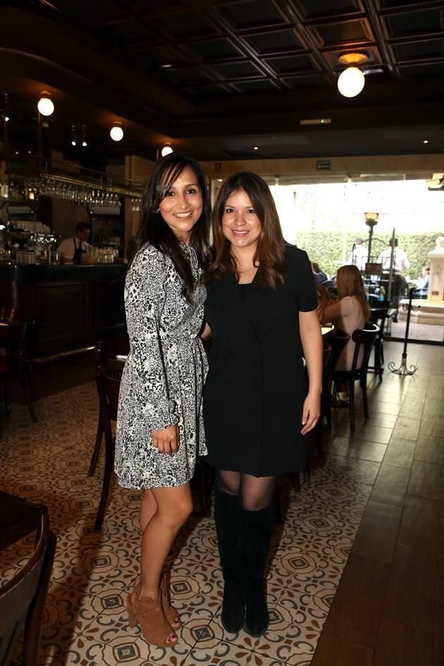 Kary Estrada y Perla Ramírez