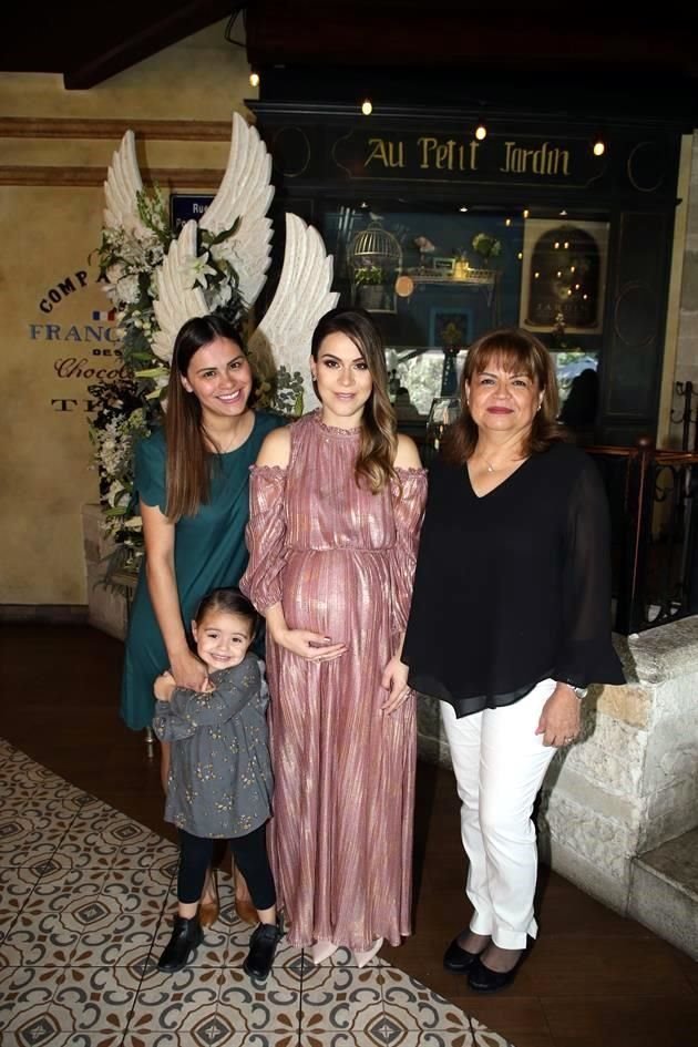 Karla Fuentes de Martínez, Ludy García Rodríguez, Hilda Gómez González y Ariana Martínez