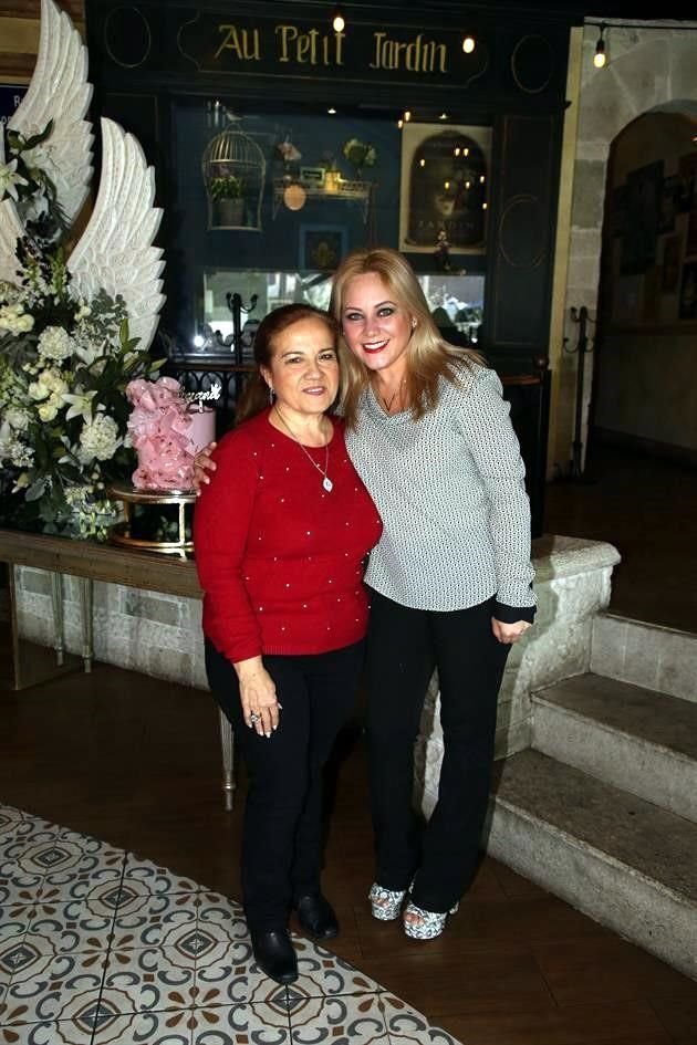 María Villagómez y Maribel Villalón