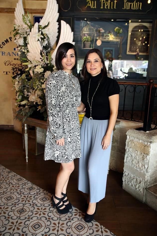 Sairi García de Elizondo y Ari Marfil de Cavazos