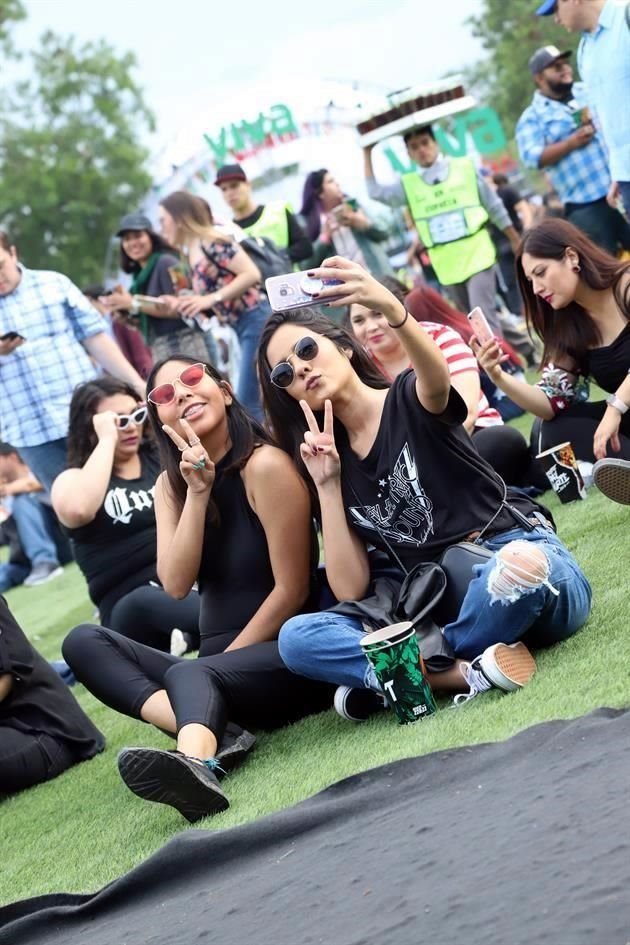Sara Tavera y Paloma Chacón