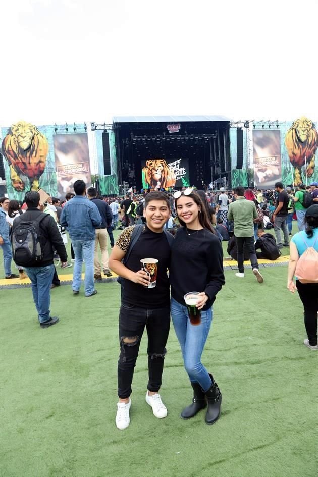 Daniel Paz y Paola Treviño