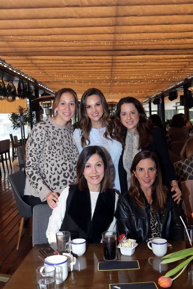 Brenda Cárdenas de Garza, Marcela Montalvo de Garza, Sandra Sáenz, Daniela Hinojosa de Vela y Liliana Treviño