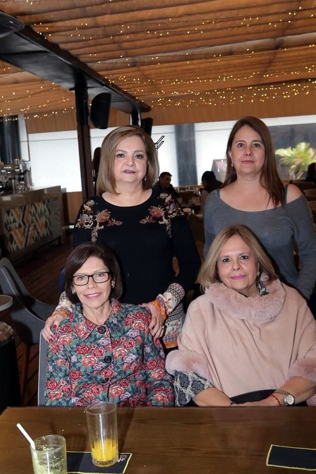 DE PIE Elizabeth Fidalgo de Montalvo, Rocío Arras SENTADAS Laura Garza y María Esthela F. de Yarza