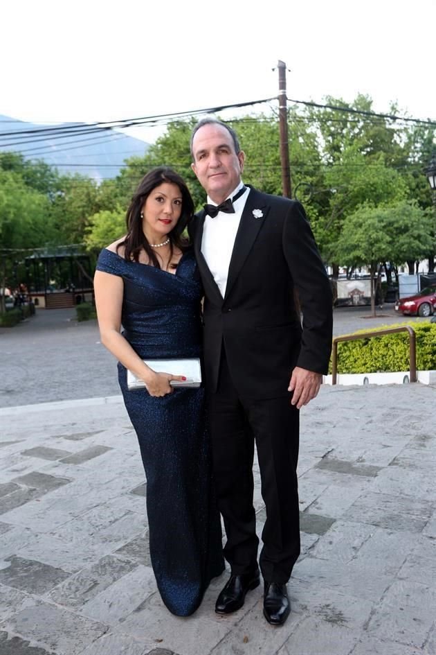 Mercedes de Maiz y Pepe Maiz