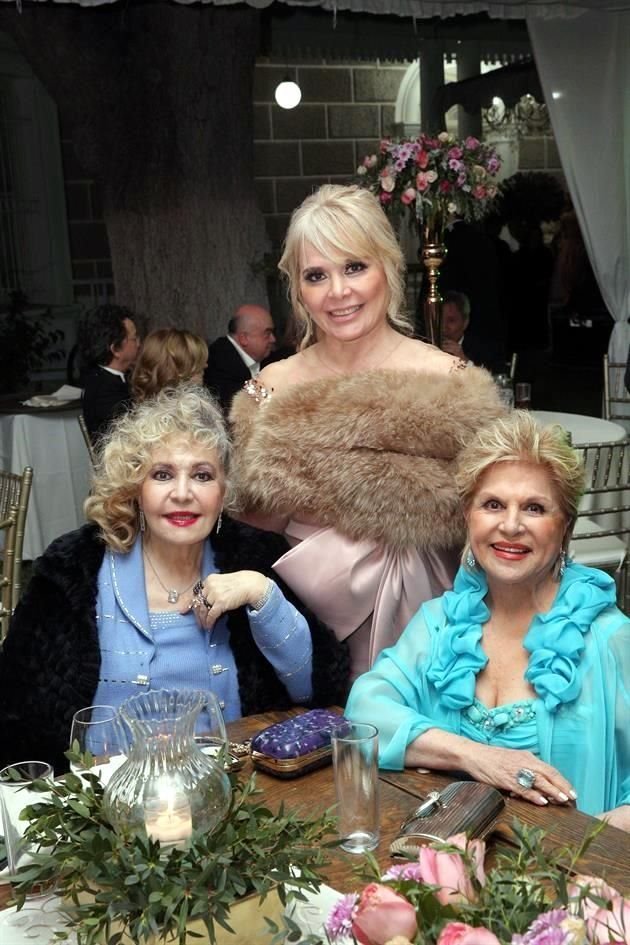 Claudia Guadiana de Dieste, Chacha Garagarza y Maricarmen Bretzfelder de Pollard