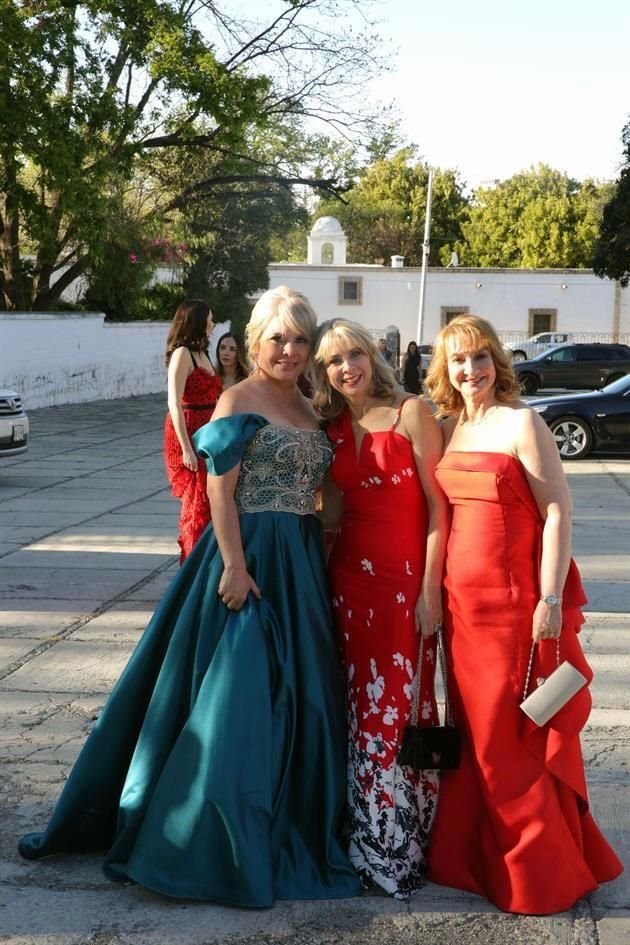 Yéssica Buenrostro de Lozano, Claudia Guadiana de Dieste y Alicia Hinojosa de Miguel