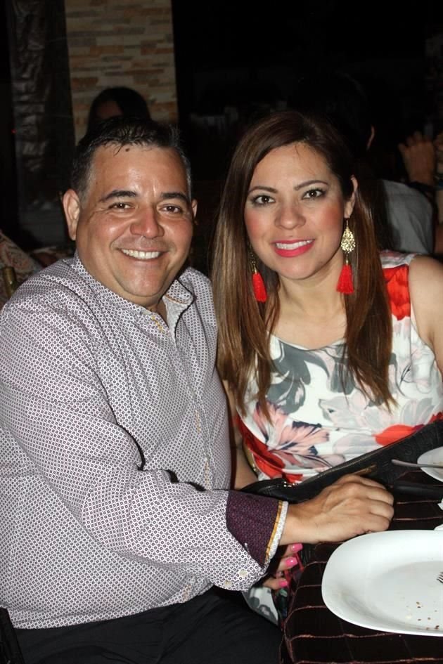 Alberto Velázquez y Brenda Salinas