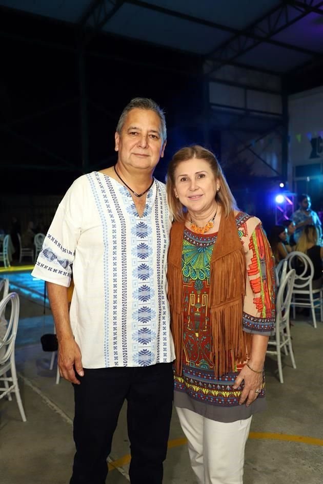 Víctor Mejía y Nora Leal de Mejía