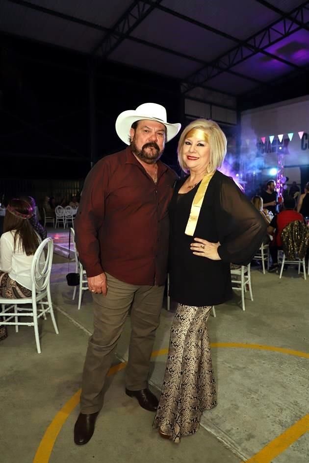 Hugo Lazcano y Myrna Cantú de Lazcano