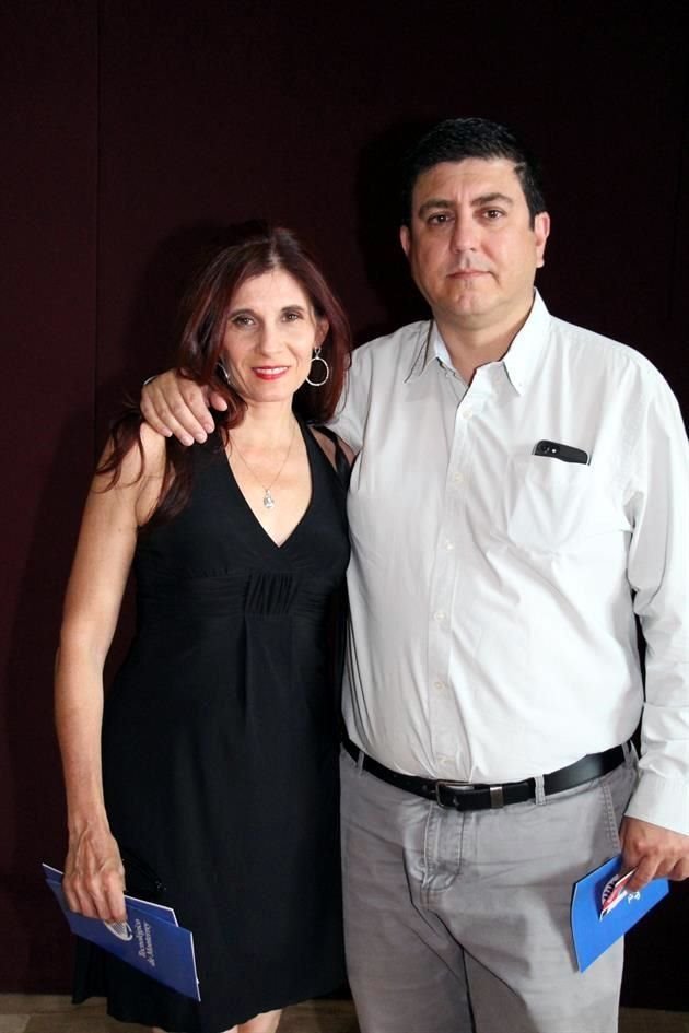 Rosa María Camacho y Jorge Garza