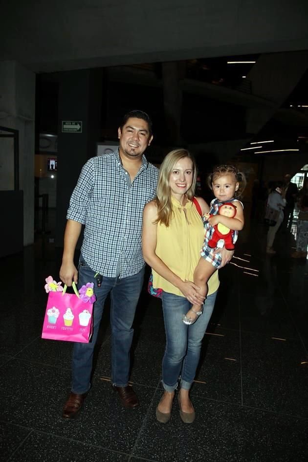 Hiram Ramos, Jackie de Ramos y Lumi Ramos